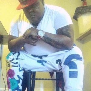 Meet your Posher, Ebony